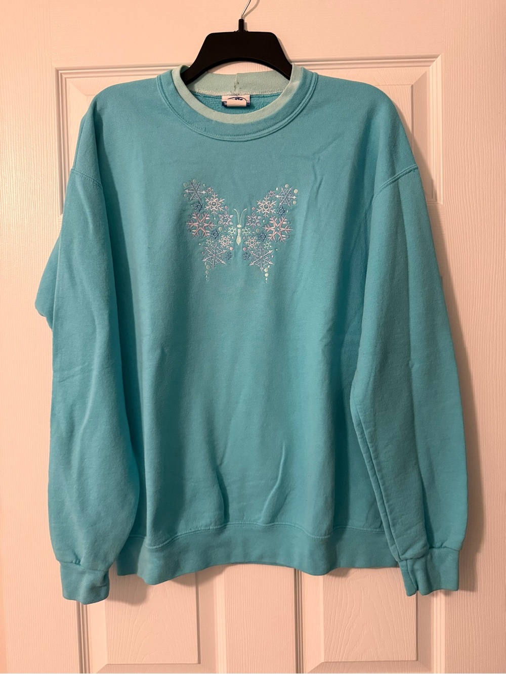Vintage Embroidered Snowflake Butterfly Themed Crewneck Sweatshirt Size Large